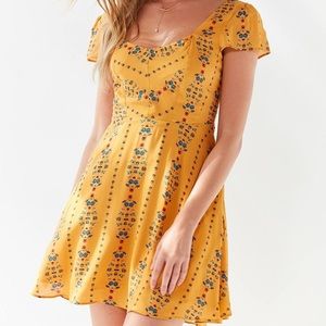 Women's Uo Finnigan Yellow Floral Mini Dress